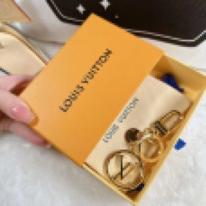 Keychains Designer 18K Gold Plated Circle Bag Charm Key Holder Luxury Ny med Box Top Quality Hoops Iconic Letters Car Keychains Wallet Lanyards