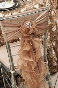 Täcker 2016 Organza Ruffles Wedding Chair Sashes Vintage Romantic Chiffon Stol täcker Floral Wedding Supplies Luxurious Wedding Accessor