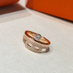 Anéis de banda de luxo top cobre com 18k banhado a ouro porco nariz marca designer redondo oco balde cristal anel largo para mulheres jóias com caixa presente de festa