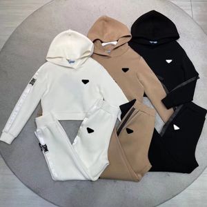 Tuta da donna di design con due maglioni semplice in metallo standard con cappuccio tuta maglione giacca in cotone giacca a maniche lunghe abito casual in vita elastica