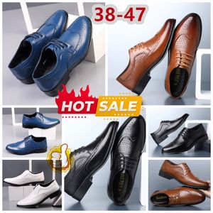 Modele formalne designerskie buty sukienki Mans Czarno-niebieskie białe skórzane buty punktowe palec bankietowy garnitur męski buty do obcasów biznesowych Buty 38-47 EUR