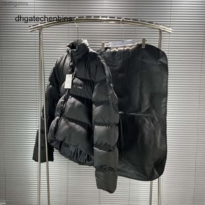 B Down Jacket Balencaiiga Designer Coats 2024 New Paris b Family Star Same Men's Women's Small Letter Outline Turtle Back Down Cotton Coat F4BE