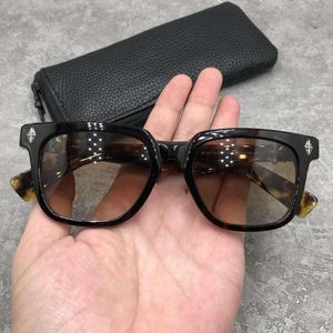 2024 Luxury Designer CH Solglasögon för kvinnor Chromes Glassar Ramar Mens Ny mode Avant-garde Plate Heart Eyeglass Frame Ladies Unisex Eyewear 1zaa