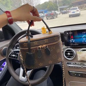 Lüks Crossbody Bags Tasarımcı Çanta Çanta Makyajları Mini Kozmetik Tasarımcı Makyaj Kadınlar Tuvalet Çantası Sac Bir Ana Seyahat Bayan Kabartmalı Çiçek Omuz Çantası 45165