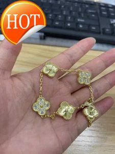 2023 Luxury Van Clover Designer Bracelet Pearl 4 Leaf 18k Gold Laser Brand Bangle Charm Bracelets Necklace Earrings Wedding 034i UTQD