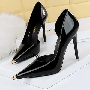Модельные туфли Maogu, черные женские туфли-лодочки из лакированной кожи на высоком каблуке с металлическими острыми концами, пикантные вечерние туфли на шпильке 7 см 10,5 см без шнуровки