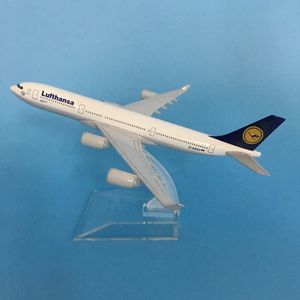 Jason Tutu 16cm Lufthansa Airbus A340 Airplane Model Plan Model Aircraft Diecast Metal 1400 Scale Planes Drop 240115
