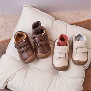 2024 Spring Baby Shoes Leather Toddler Boys Barefoot Shoes Soft Sole Outdoor Fashion Little Girls Sneakers 240115