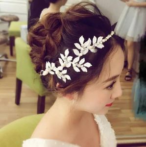 Headpieces Bridal handmade pearl headwear, white leaf wedding dress accessories, hair accessories, bridal ornaments