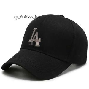 Berretto MLB Berretto di lusso Cappello da baseball di alta qualità di New York Designer LA Cappello versatile da donna con lettera ricamata in lingua d'anatra Cappello da sole Ins Show Face Cappello Mlb con tesa curva piccola 2349