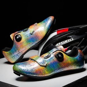 Schuhe neue farbenfrohe Männer Fahrradschuhe MTB Outdoor Road Bicycle Sneakers Männer Selbstverschiebung des Triathlons Speed Bike Schuhe mit Stollen