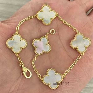 2023 Luxe Van Clover Designer Bracelet Perle 4 Feuilles 18k Or Laser Marque Bracelet Charme Bracelets Collier Boucles D'oreilles De Mariage 034i 3E4I