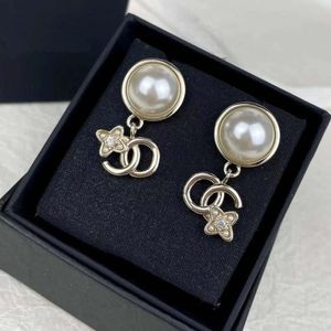 Designer channel Pearl Flower Letter Earrings Fresh Sweet Silver Needle Earrings