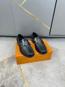 Designer klänningskor herrar loafers klassiska slip-on lyxys vintage moccasin metal knapp riktig läder märke oxfords casual skor med låda för pojkar skor