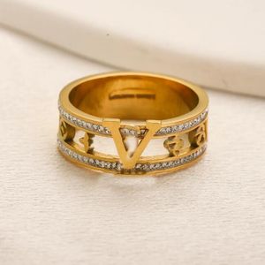 2024.Designer markowe pasma literowe pierścionki kobiety 18 -karatowe złoto srebrny srebrny kryształowy stal nierdzewna miłość biżuteria ślubna