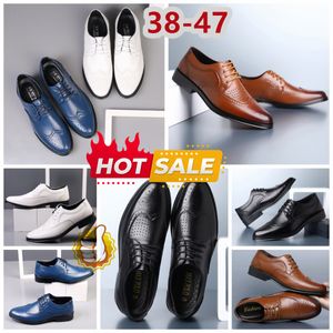 Modelos Zapatos de vestir de diseñador formal Hombre Negro Azul Blanco Zapatos de cuero Punta puntiaguda Traje de banquete para fiesta Diseñadores de tacón de negocios para hombres Zapatos EUR 38-47 suave