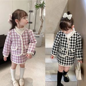 Zestawy odzieży Baby Girls 2PCS Eleganckie garnitury Tweed Autumn Winter Preppy Sweater Butique Boutique For Kids 1-7T Party 240115