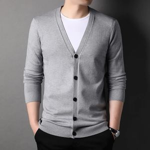 Cardigan lavorato a maglia autunno primavera uomo tinta unita scollo a V slim fit maglione Fashiion casual maglioni monopetto 240113