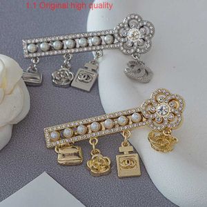 20 Style Brand Brosches Designer Broschych smycken Kvinnor Tassel Pins Brosch för bröllopsfestgåvor
