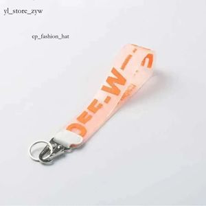 Off White Shoes Key Chain Luxury KeyChain Nyckelkedja Transparent gummi gelébokstav Tryck Män kvinnor duk från vita modetrendmärke Lululemen Keychain 2820