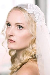 Veils Hight Quality Best Sale Romantic Fingertip White Ivory With Sequined Bridal Head Pieces For Wedding Dresses