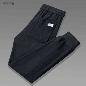 Męskie spodnie Astique sztuczne talii Spodnie Zniszczona aksamitna odzież dla kobiet w jednym minimalistycznym koronce nowa kolekcja jesieni YQ240115