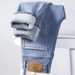 Inverno velo grosso quente jeans clássico marca negócios casual masculino cabido estiramento reto cintura média denim 240113