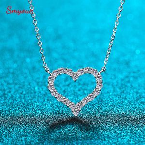 Smyoue 2CT Pass Tested Heart Necklace for Women S925 Silver Plated Platinum Simulated Diamonds Pendant Födelsedagspresent 240115