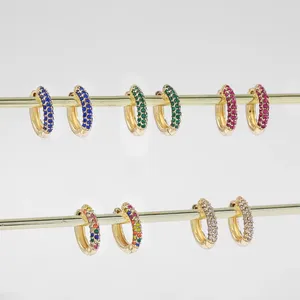 Orecchini a cerchio Arrivo Multicolor CZ Crystal Ear Cuff Orecchino per le donne Impilabili a forma di C Clip Piercing Cartilagine Accessori gioielli