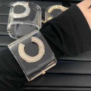 Hip Hop Polsino acrilico largo Bracciale trasparente Donna Diamanti di fascia alta Zircone Perla Bracciale di lusso esagerato Bracciale Gioielli Accessori per fotografia di strada