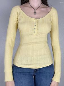 T-shirt da donna 2024 Primavera dolce giallo chiaro T-shirt a maniche lunghe da donna per chiusura a bottoni casual Girocollo Slim Fit Top corto