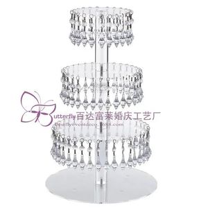 Dekorationer 4 Tier Round Acrylic Glass Cupcake Tower Stand med hängande akrylkristallpärlspärrtorn/ Cupcake Holder/