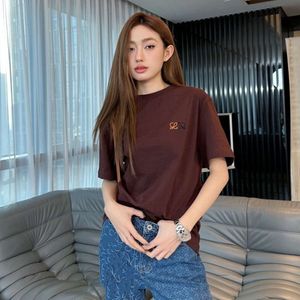 高級ティートップ女性TシャツデザイナーTシャツファッション刺繍グラフィックティーカジュアル通気性のあるソリッドカラートップス