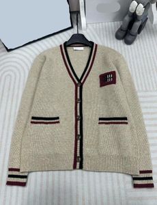 24 Maglione da donna Cappotto cardigan lavorato a maglia con scollo a V Bordo a righe a contrasto Decorazione con motivo a lettera sul petto 1-14