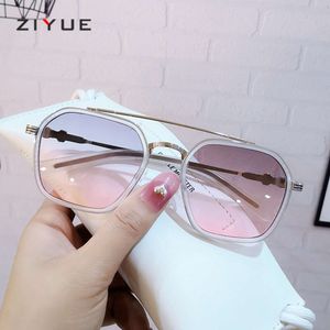 2024 Lüks Tasarımcı CH Güneş Gözlüğü Kadınlar için Krom Gözlükler Çerçeveler Çençler Tiktok Metal Moda Buzlu Düz Lens Kalp Gözlük Çerçevesi Bayanlar Unisex Eyewear ES1U