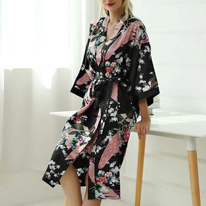 Indumenti da notte da donna Pigiama stile ampio da donna Abbigliamento da notte per la casa Lace Up Pavone Stampa scollo a V Abito da notte Kimono giapponese Yukata Accappatoio 2024