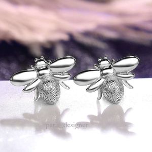 Sales of Cross-border New Products, European and American Alloy Animals, Small Bee Earrings, and Earrings by Female Manufacturers 656 393