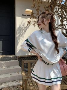 高品質のゴルフレディース服スウェットスーツセットスーツ女性秋の2ピーステニススカートショーツ240116