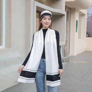 Kadın Tasarımcı İpek Eşarp Moda Marka Sargı Başlık Eşarpları Kare İpek Dimi Pashmina Eşarpları Şal Pileli Doğum Günü Hediyesi Kolay Matching Yumuşak Dokunuş Boyutu