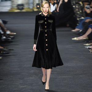 Gorgeous Runway Designer High Quality Autumn Winter Women's Party Vintage Elegant Office Slim Fit Chic Velvet Black Long Sleeved Dress