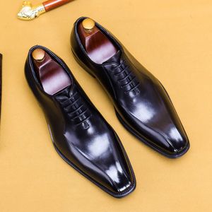 Designer italiano masculino formal couro genuíno 2023 novo estilo preto cor vestido oxfords casamento sapatos sociais rendas até