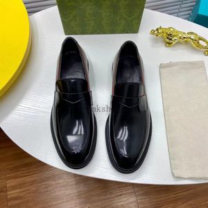 Wysokiej jakości klasyczne buty męskie buty swobodne mokasyny grosza butów moda męska wygodne skórzane buty mężczyzn Lazy Lazy Tassel Dresser Buty 1.9 01