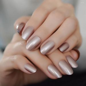 Unhas falsas cetim cor brilhante oval curto luz marrom falso kit super natural forma nail art manicure dicas perfeitas para uso diário