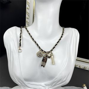 Nova alta qualidade primavera/verão gargantilhas designer c pingente colares carta pérola colar de ouro feminino jóias mulher longa-cadeia 66