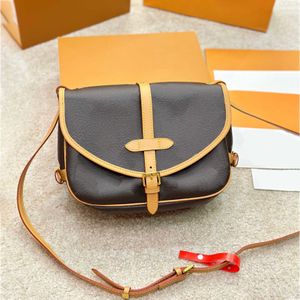 unisex vintage casual designe lyx Saumur axel tote crossbody messenger väska spegel kvalitet påse handväska äkta läder handväskor kvinna 240115