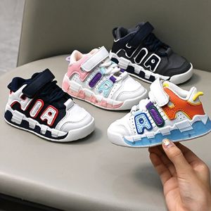 Bambini Sports neonati per neonati sola sola per bambini cadute ragazze baby sneakers traspirante Sneakers Fashion Scarpe per bambini per ragazzi 240116