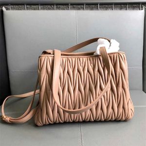 10A+Designers 2021 new style design Adopt top imported lamb skin 5BG103 graceful bag Middle zipper partition layer Brass hardware fittings fashion bags