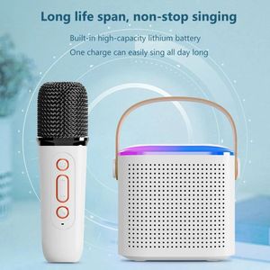 Alto-falantes Karaoke Microfone de áudio sem fio Alto-falante Bluetooth Pequeno Áudio Ao Ar Livre Cartão Portátil Mini Microfone Allinone Machine