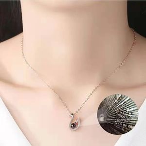 Fashion Po Custom Swan Par Necklace Projection ClaVicle Chain Zircon Diamonds Pendant Women Choker Jewelry Party Gifts 240115