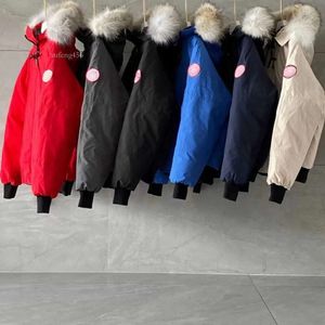 2023 Designer Kanadische Männer Daunenparkas Jacken Winter Arbeitskleidung Jacke Outdoor Verdickte Mode Warmhalten Paar Live-Übertragung Gänse Daunenmantel